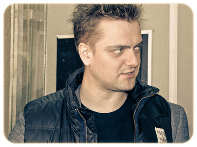 20111026-DSCF2513-exr200